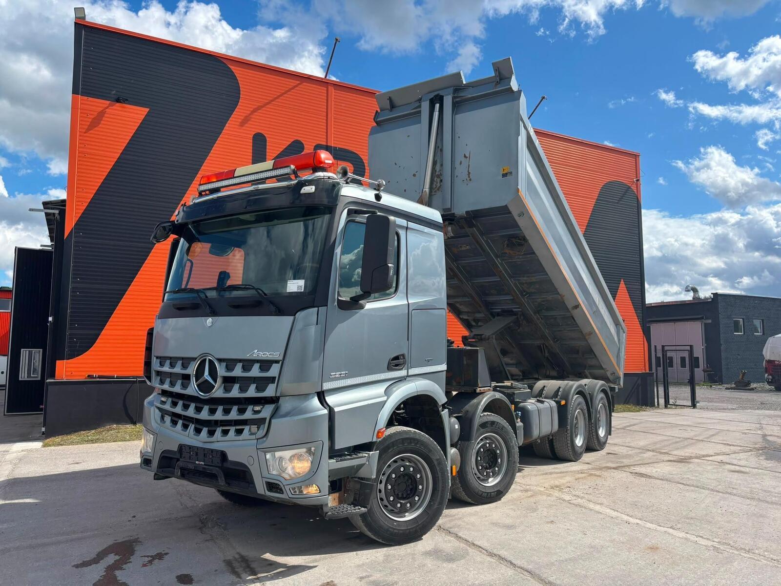 Mercedes-Benz Arocs 3251 8x4 2015, kuva 2/10