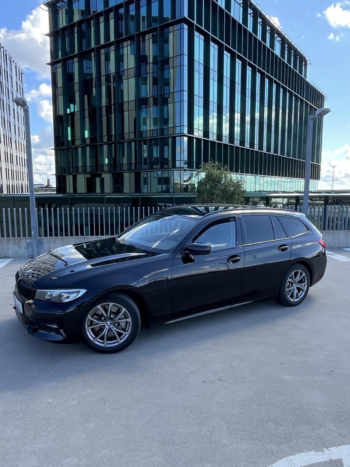BMW 330 2020, photo 2/34