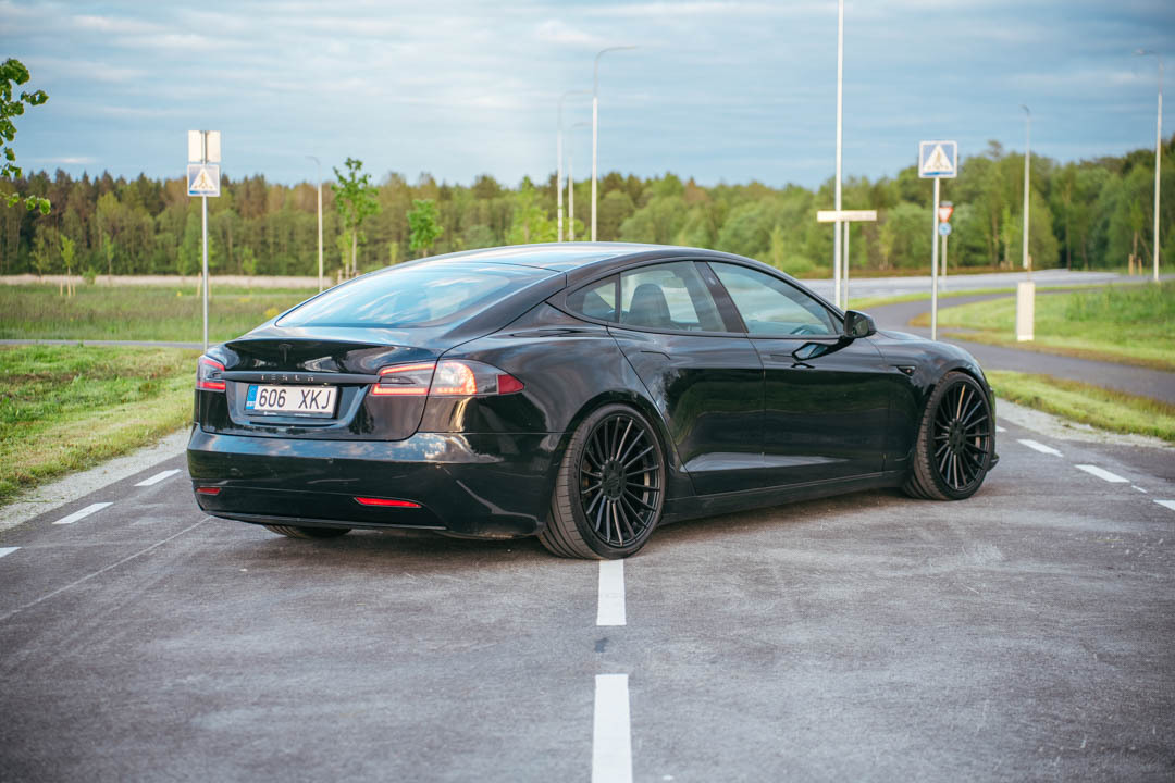 Tesla Model S 75D 2018, kuva 5/10