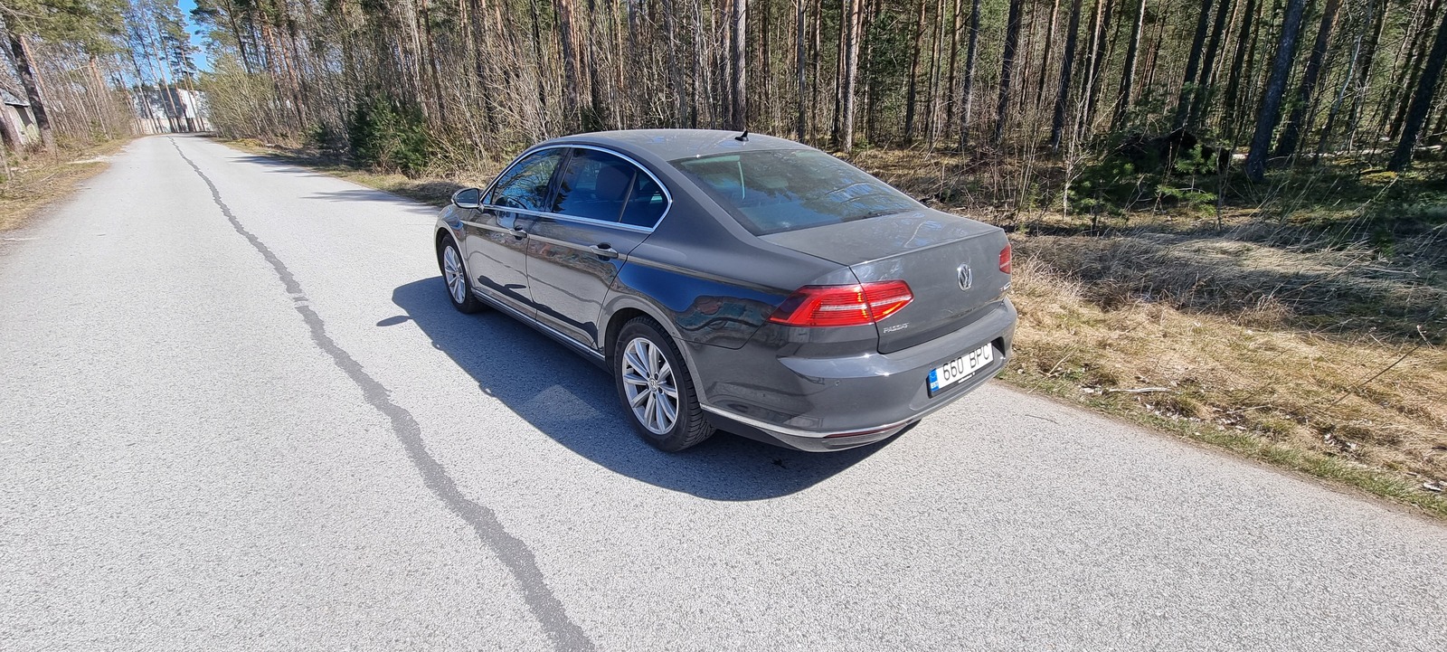 Volkswagen Passat 2015, photo 2/3
