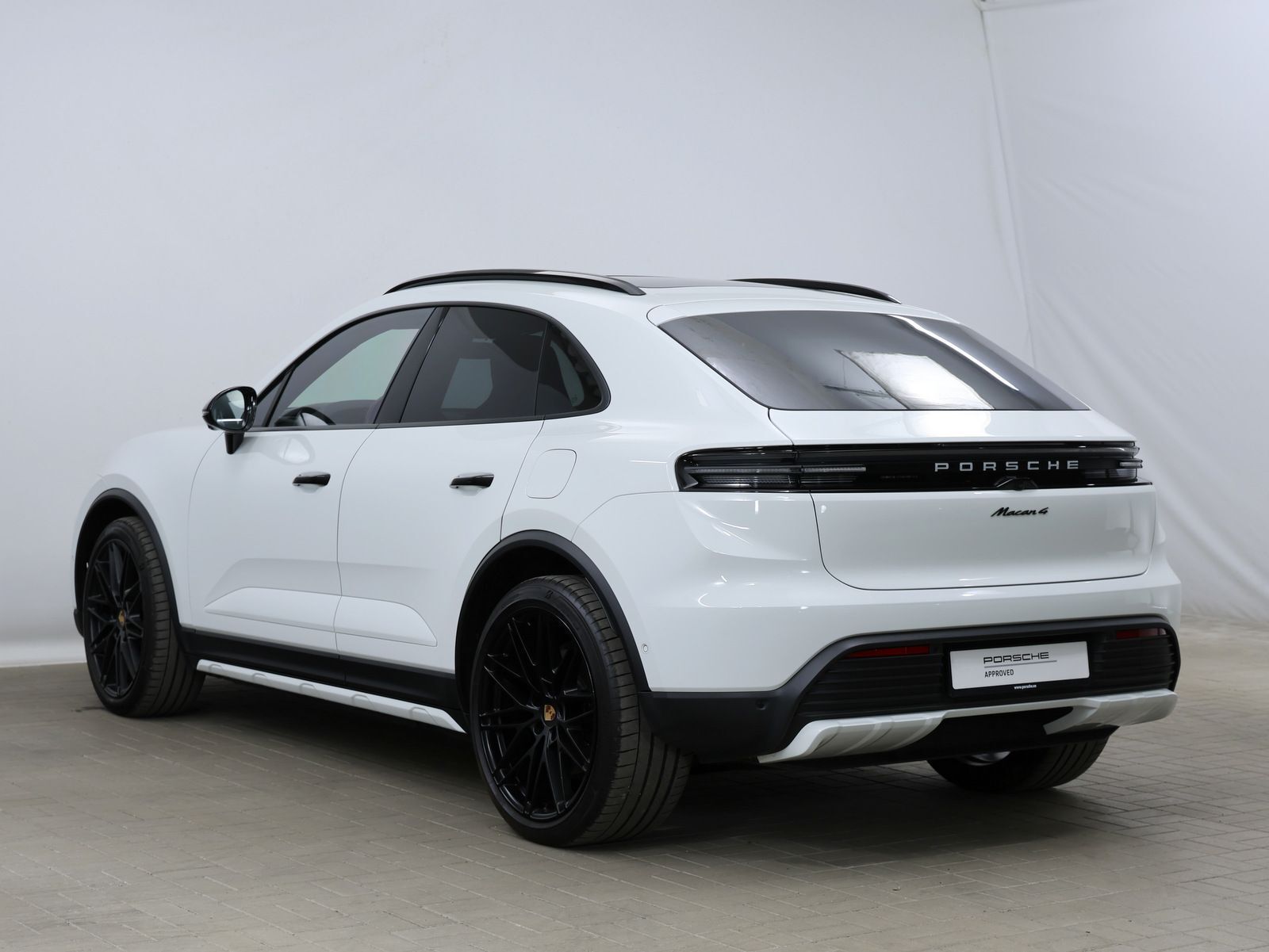 Porsche Macan 4 2024, photo 3/34