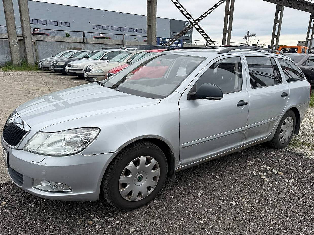 Škoda Octavia 2011, photo 2/7