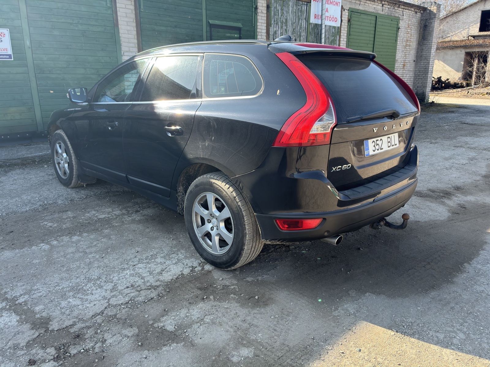 Volvo XC60 2010, photo 3/4