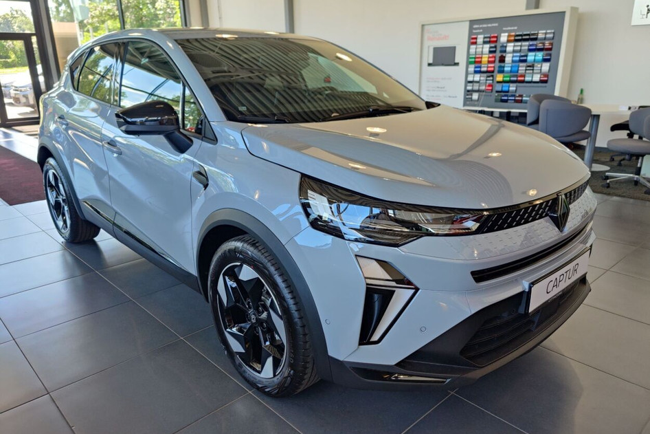 Renault Captur, 2026, 1.3, 104 kW, hybrid (petrol/electric), automatic, front-wheel drive