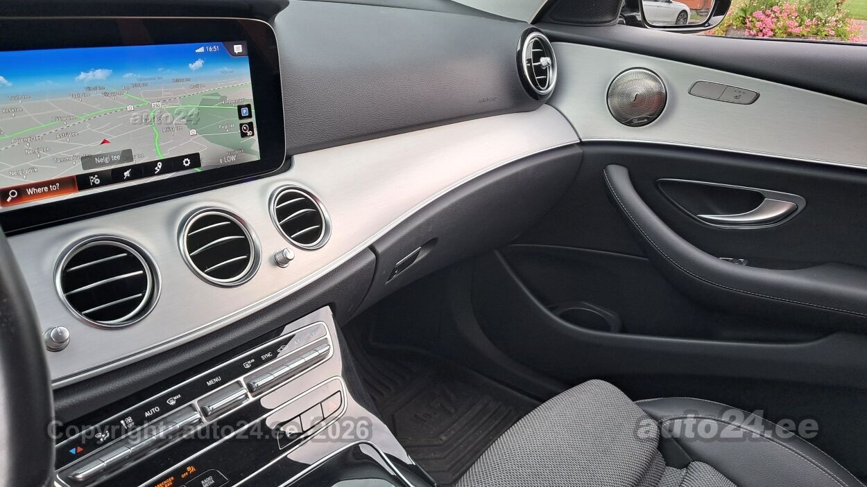 Mercedes-Benz E 220 2023, photo 7/14