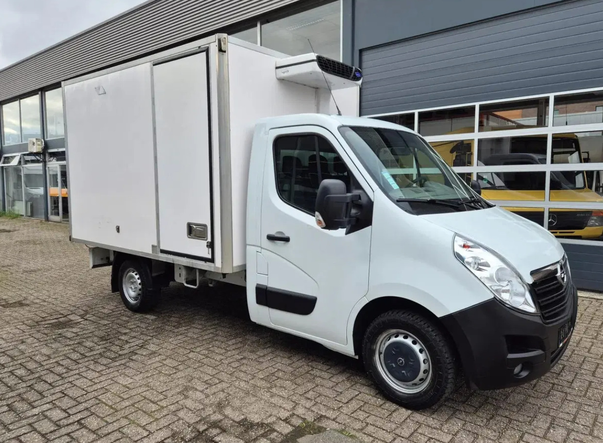 Opel Vivaro 2015, kuva 2/11