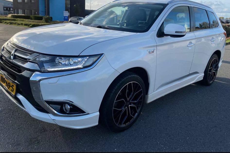 Mitsubishi Outlander, 2015, 2.7, 89 kW, hybrid (petrol/electric), automatic, four-wheel drive