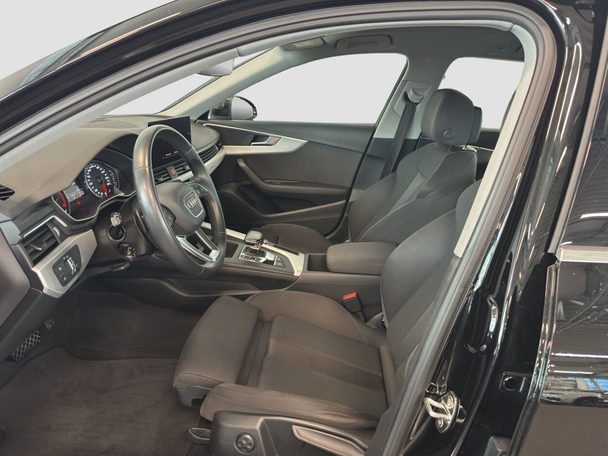 Audi A4 2023, kuva 6/10