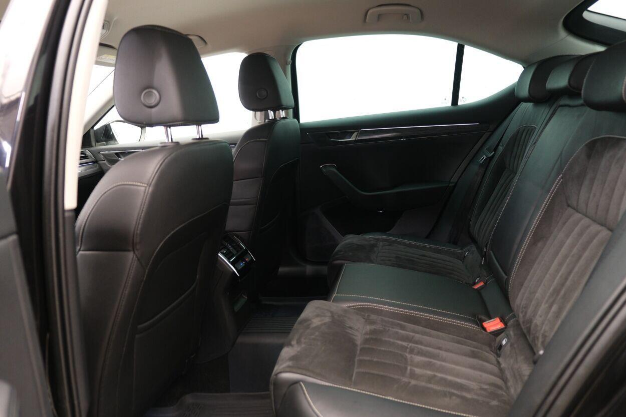 Škoda Superb 2020, photo 6/13