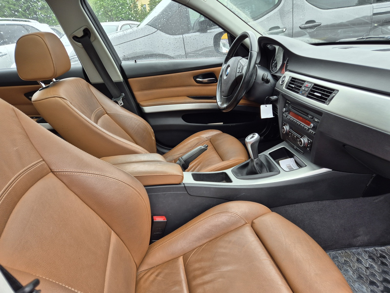 BMW 330 2010, photo 2/11