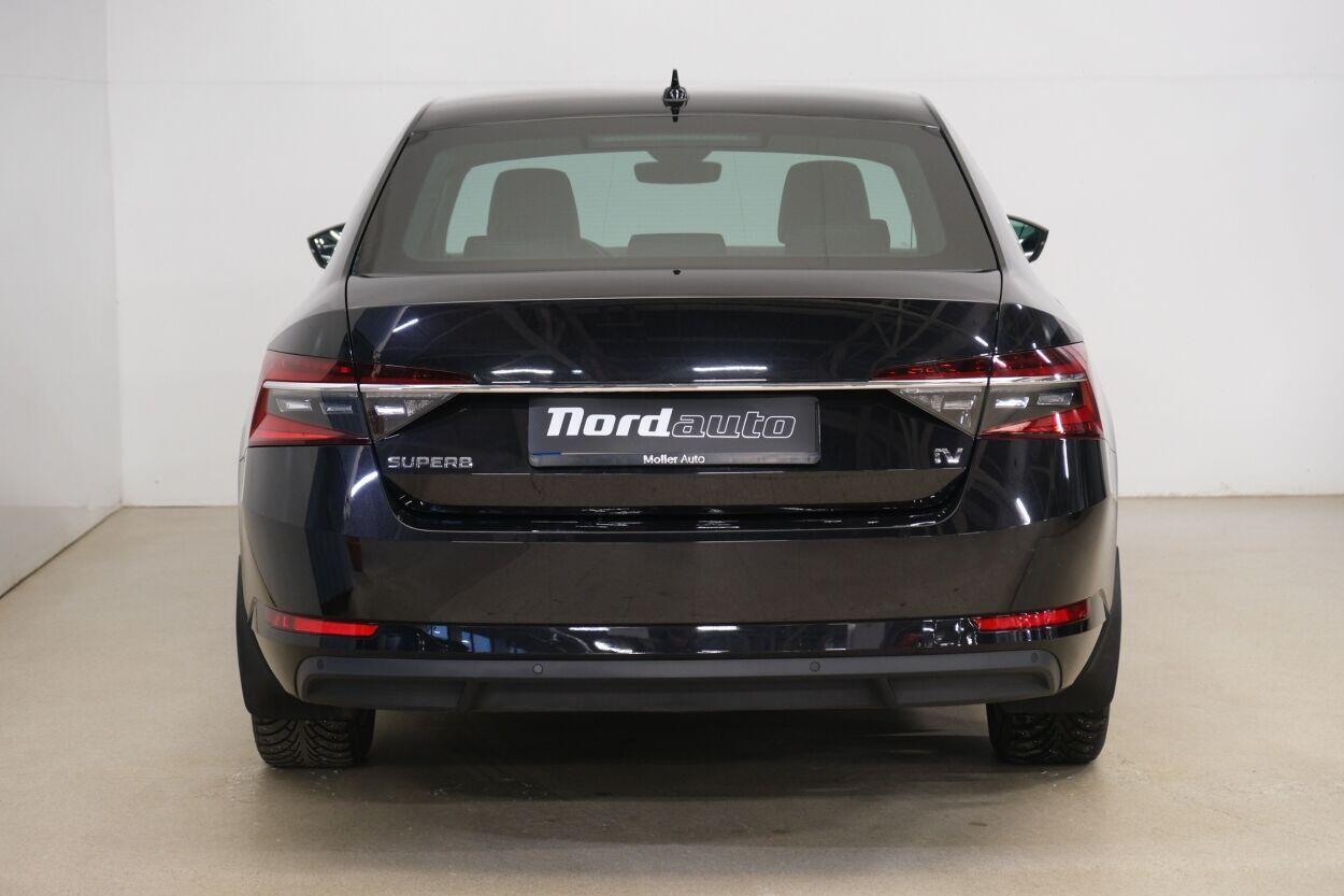 Škoda Superb 2020, photo 4/13