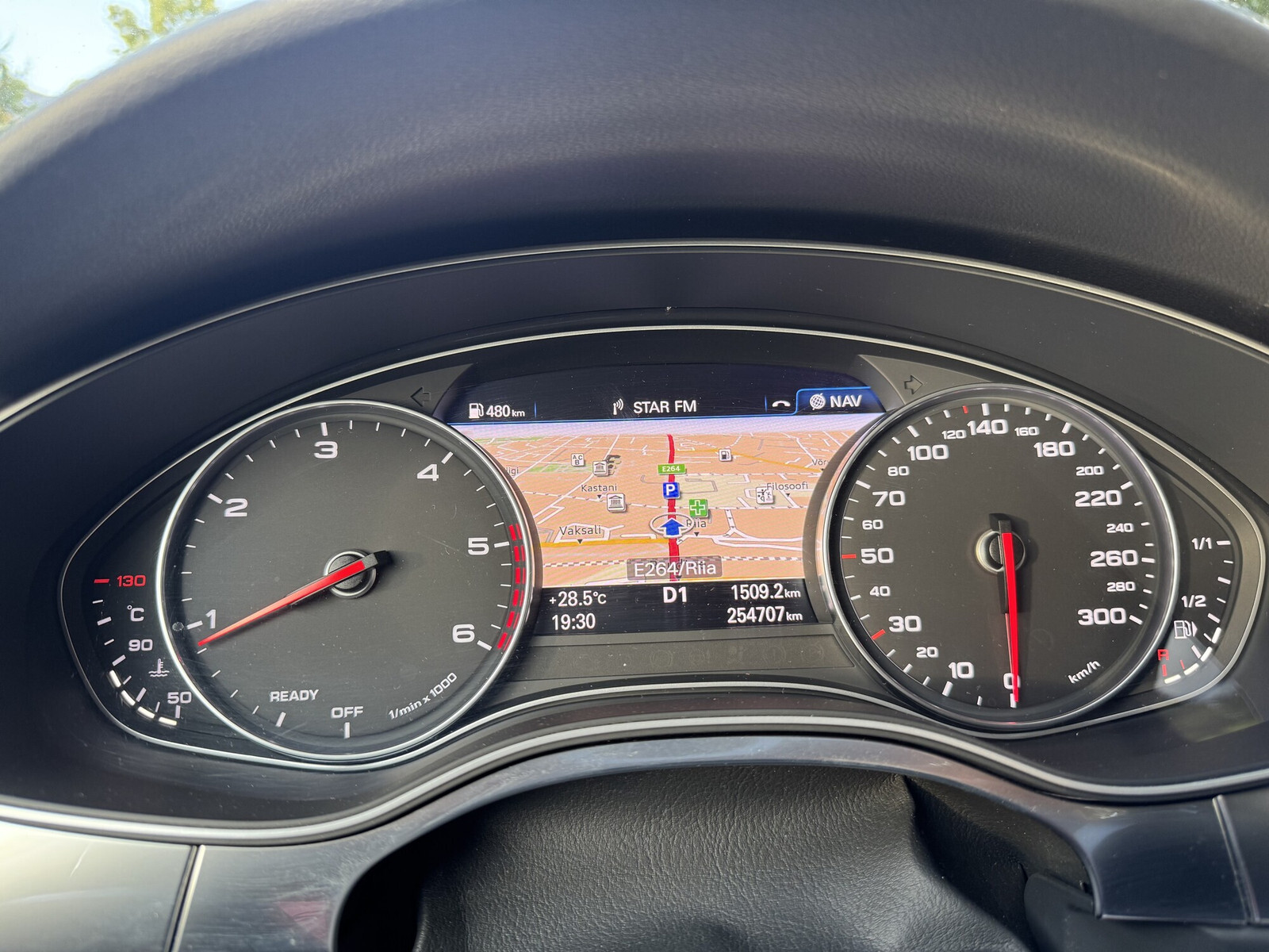 Audi A6 2017, photo 3/13