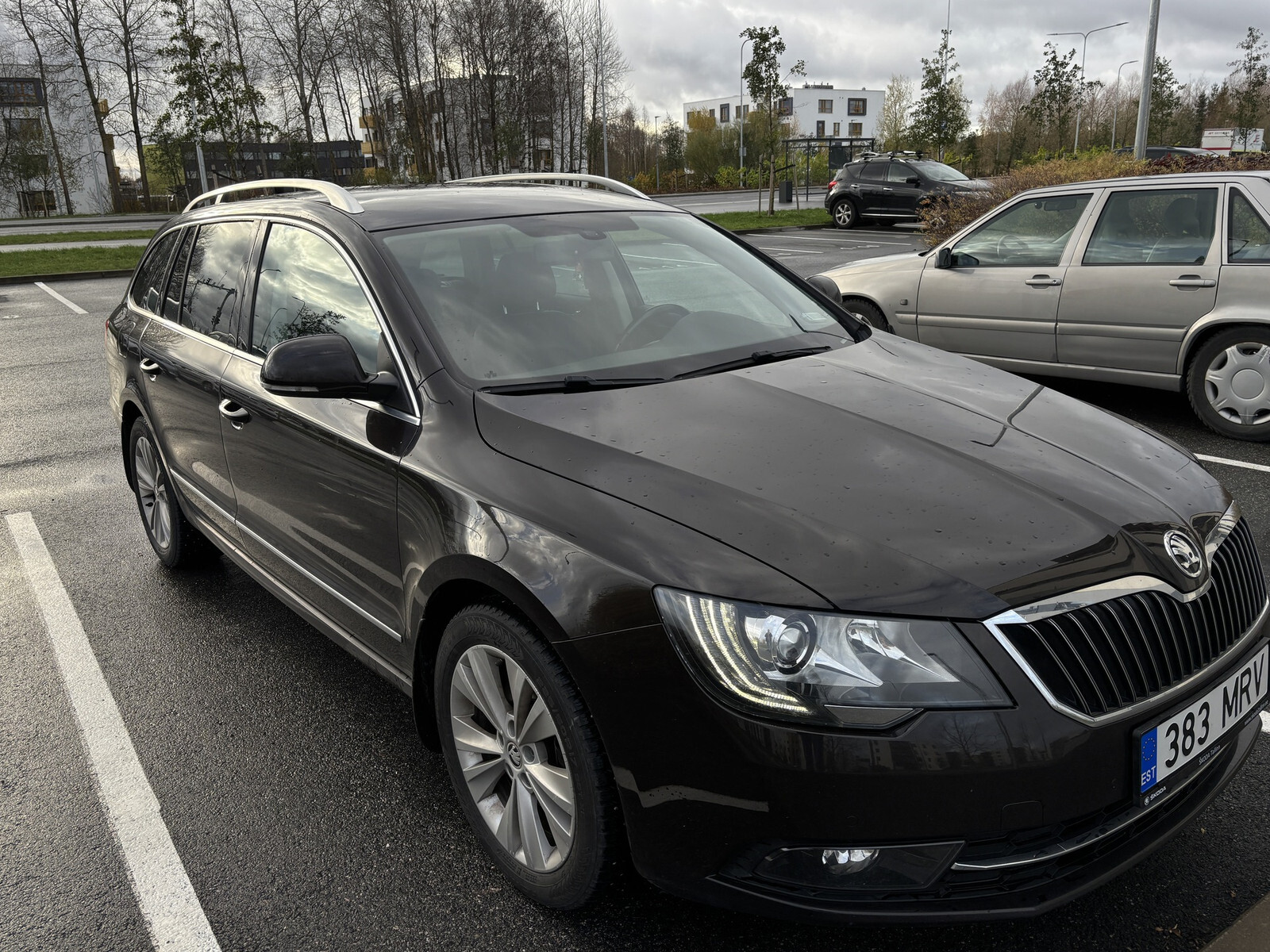Škoda Superb 2015, photo 2/6