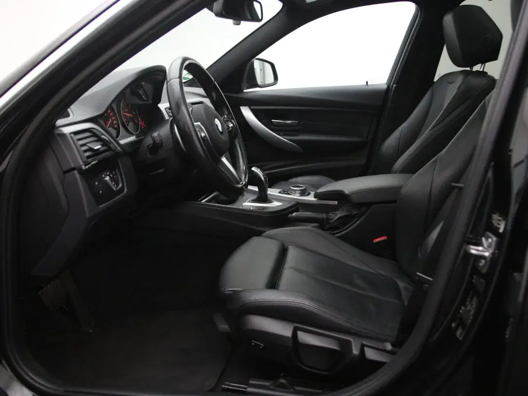 BMW 320 2014, photo 4/37