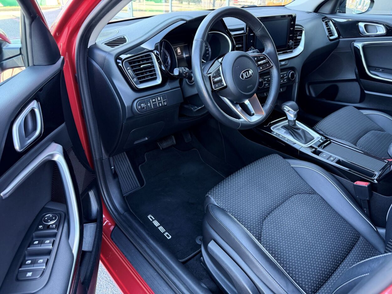 Kia cee'd Sportswagon 2021, photo 7/10