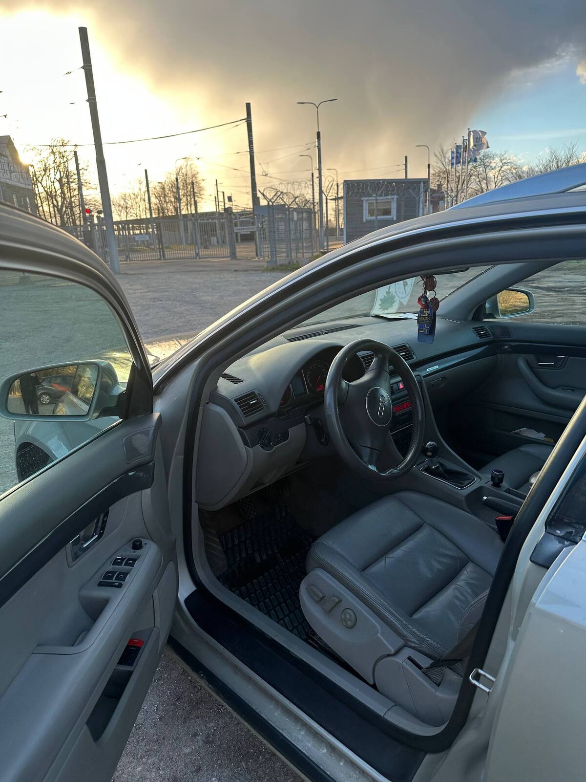 Audi A4 2004, kuva 6/10