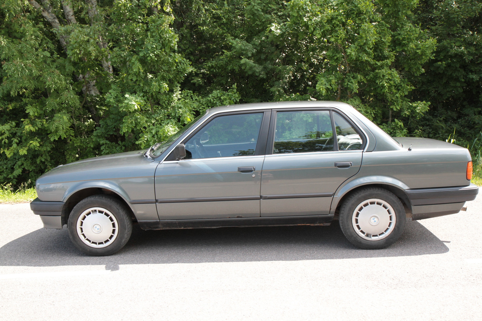 BMW 316 1990, kuva 4/10