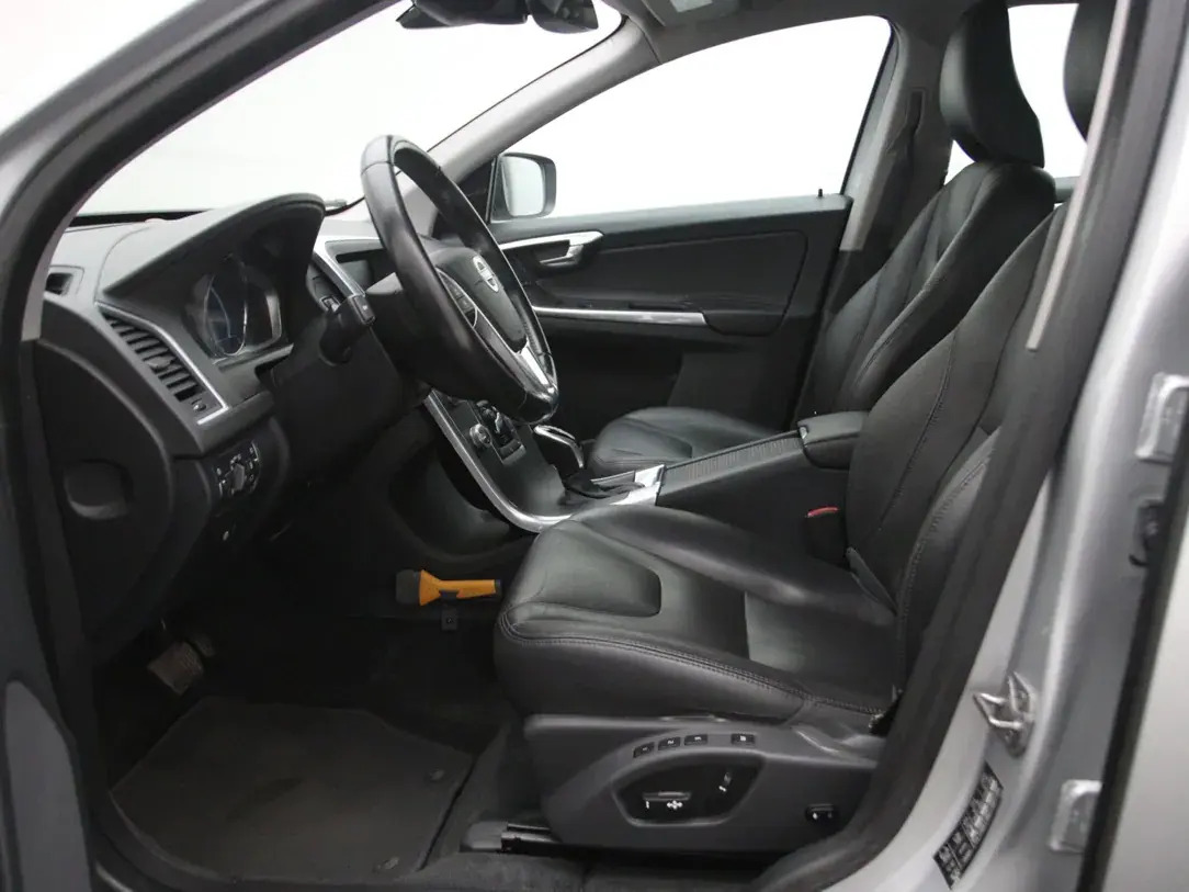 Volvo XC60 Summum 2.0 140kW 2015, photo 4/34
