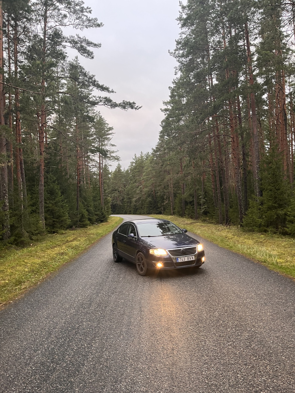 Volkswagen Passat 2009, photo 3/7