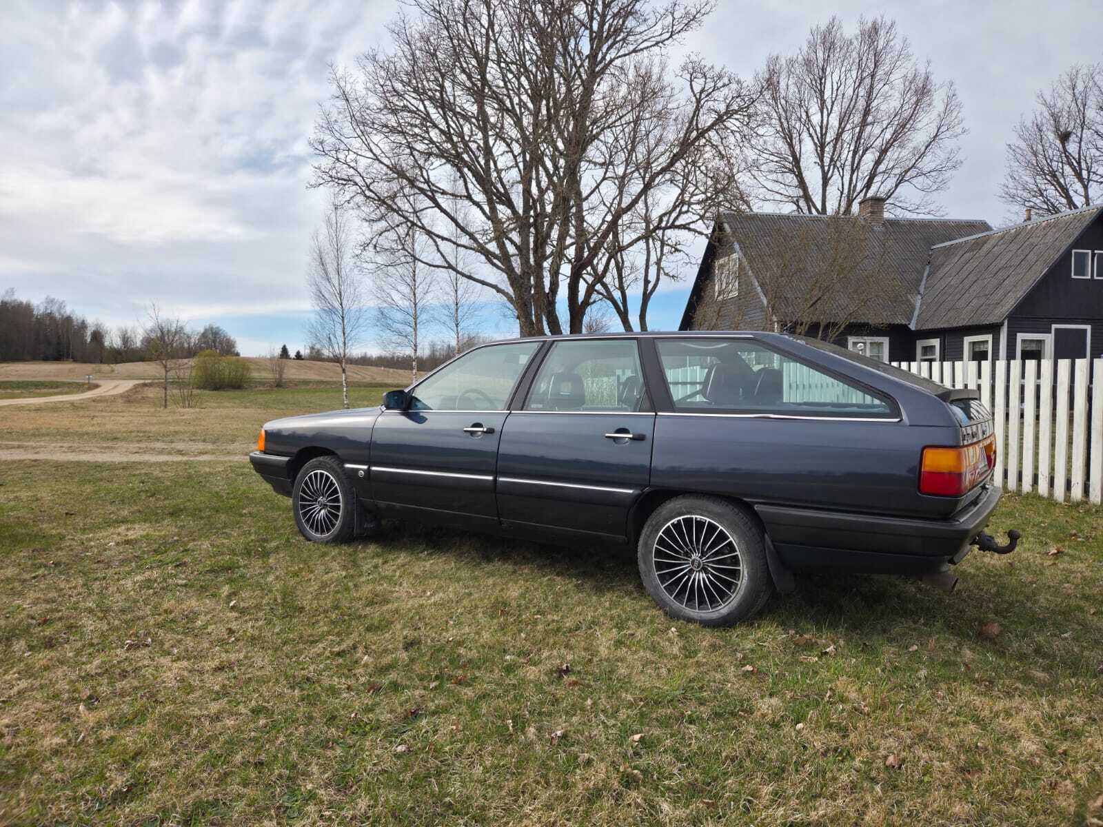 Audi 100 1988, kuva 2/7
