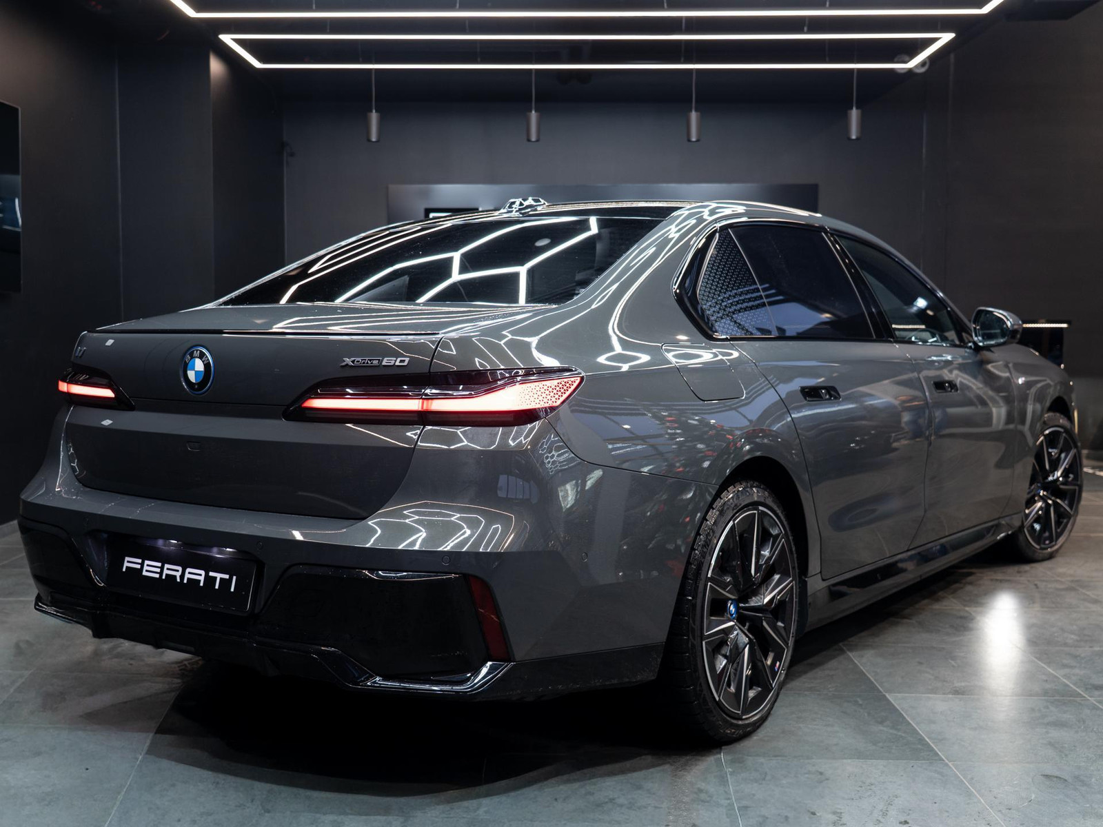 BMW i7 2023, photo 2/15