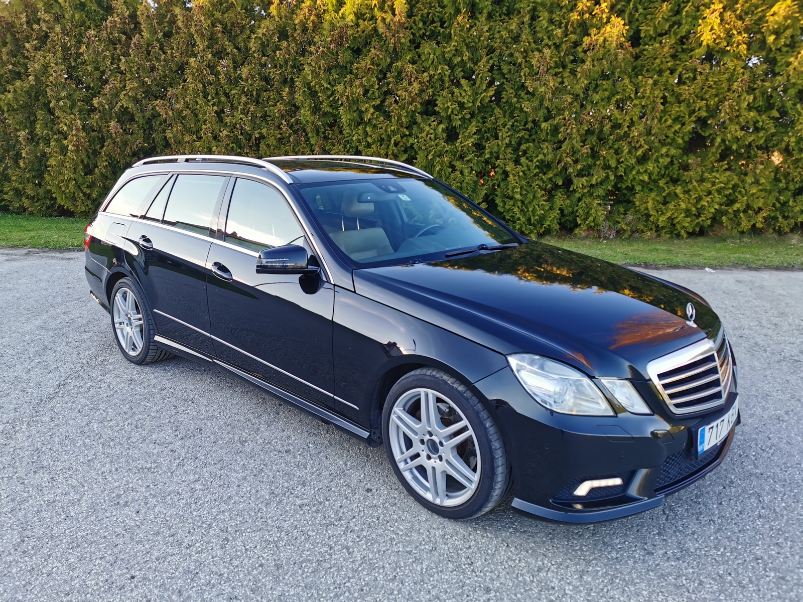 Mercedes-Benz E 350 2010, kuva 2/10