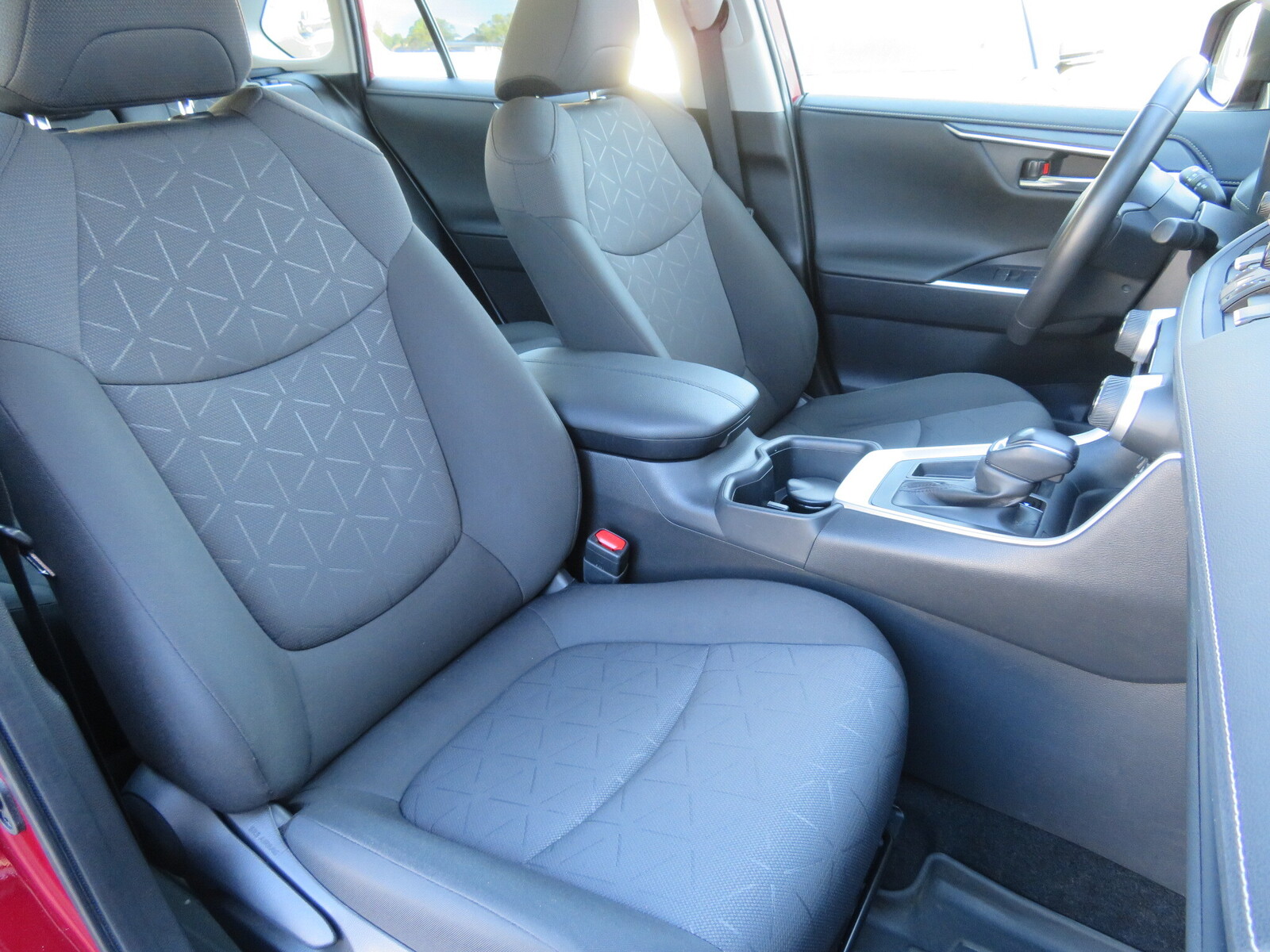 Toyota RAV4 Luxury 2.0 129kW 2023, photo 4/7