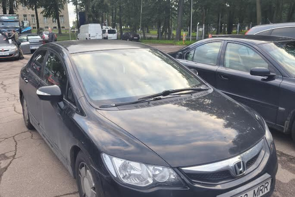 Honda Civic, 2011, 1.3, 70 kW, гибрид (бензин/электричество), автомат, передний привод