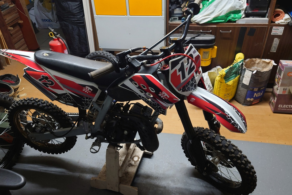 petrol, automatic, rear-wheel drive