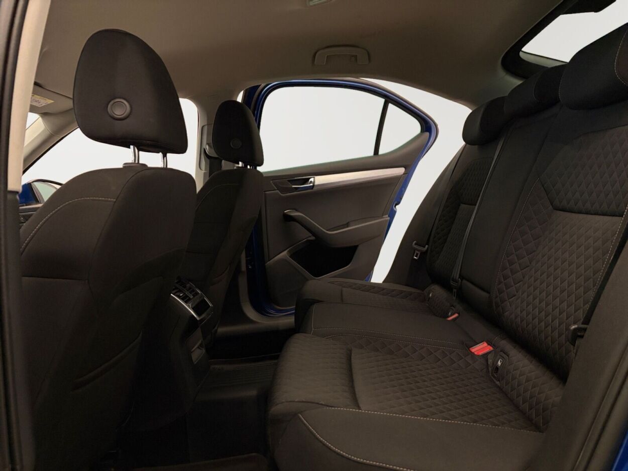Škoda Superb 2021, photo 6/10
