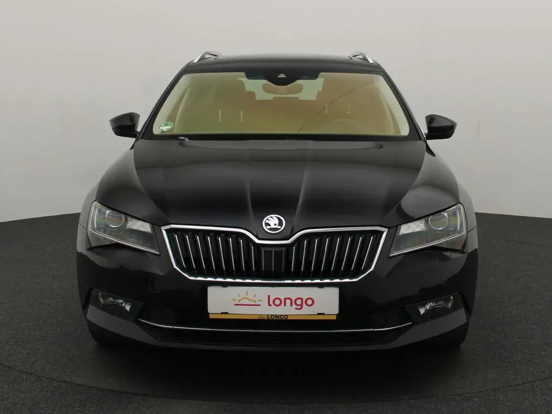 Škoda Superb 2018, photo 3/10