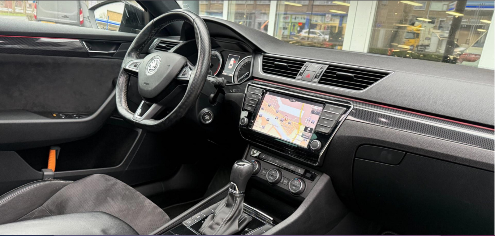 Škoda Superb 2017, photo 8/8