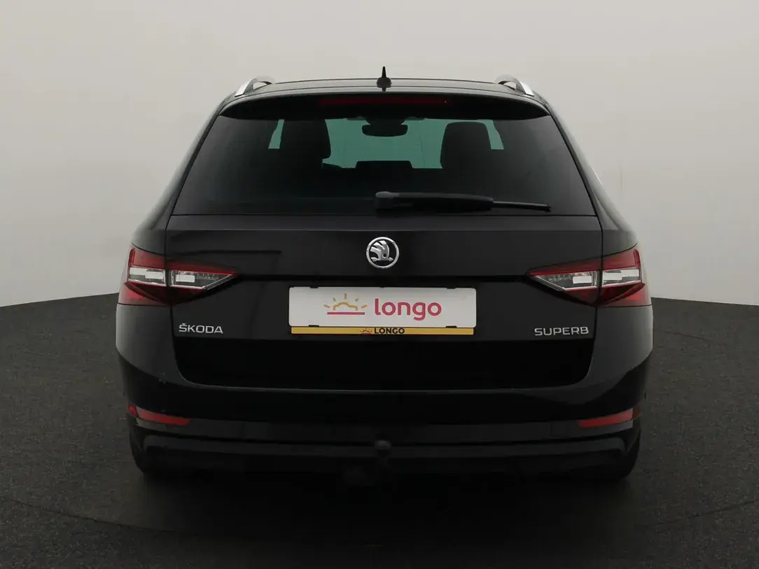 Škoda Superb 2018, photo 5/10