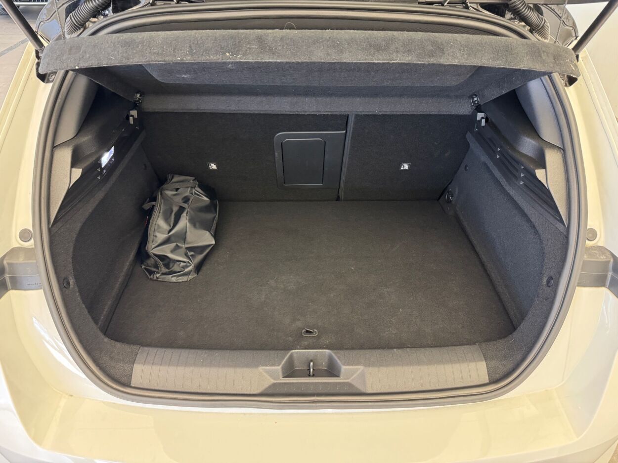 Opel Astra 2023, photo 6/10