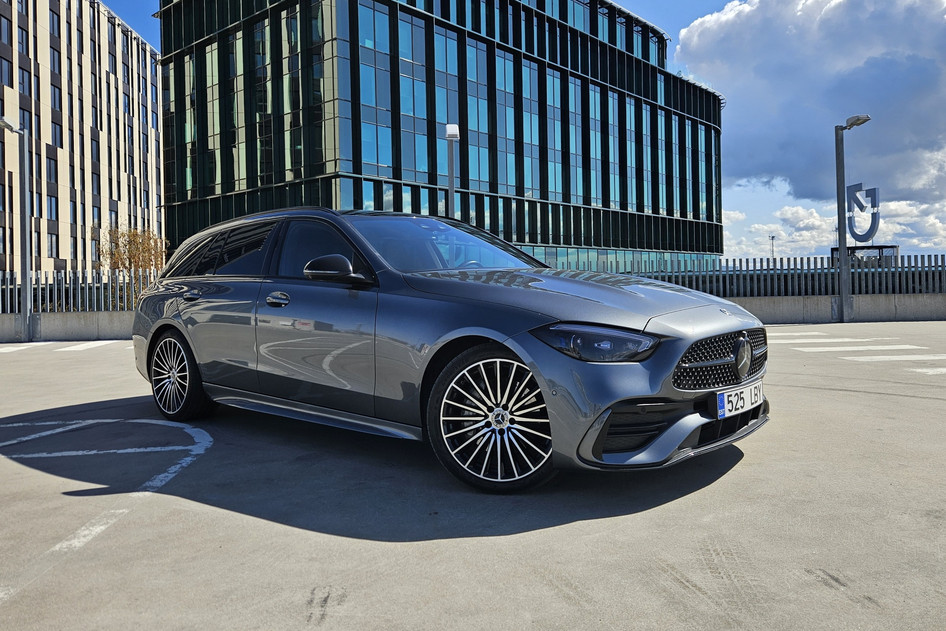 Mercedes-Benz C 300, 2021, 2.0, 195 kW, hibrīds (dīzelis/elektrība), automātiskā, aizmugurējā piedziņa