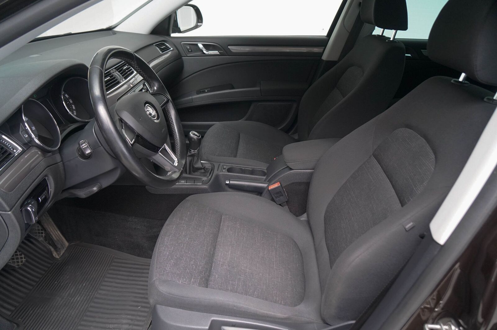 Škoda Superb 2014, kuva 7/10