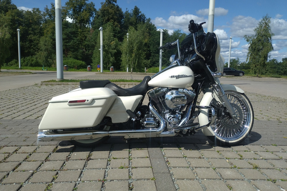 Harley-Davidson Street Glide, 2014, 1.7, 64 kW, bensiin, manuaal, tagavedu