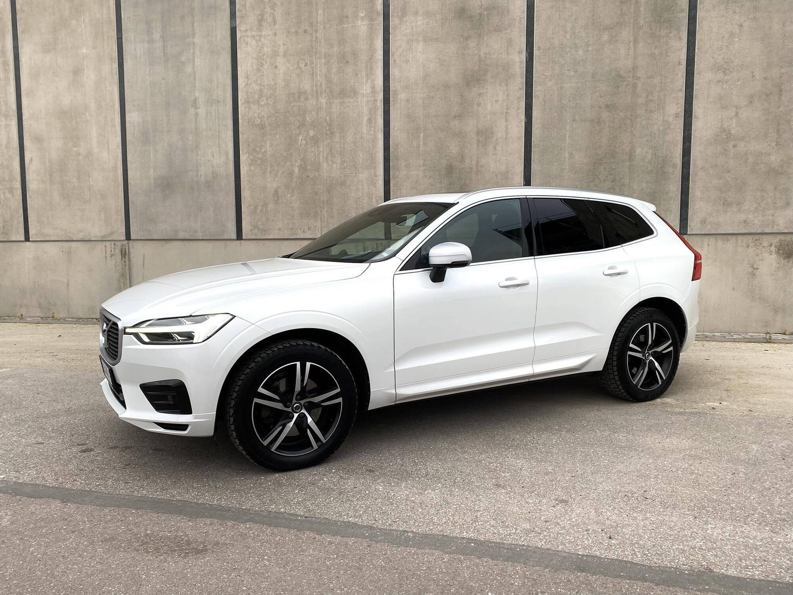 Volvo XC60 2017, photo 4/9