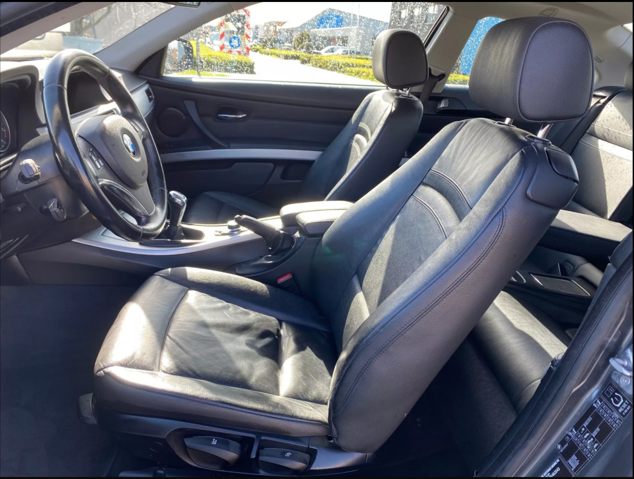 BMW 320 2011, photo 7/10
