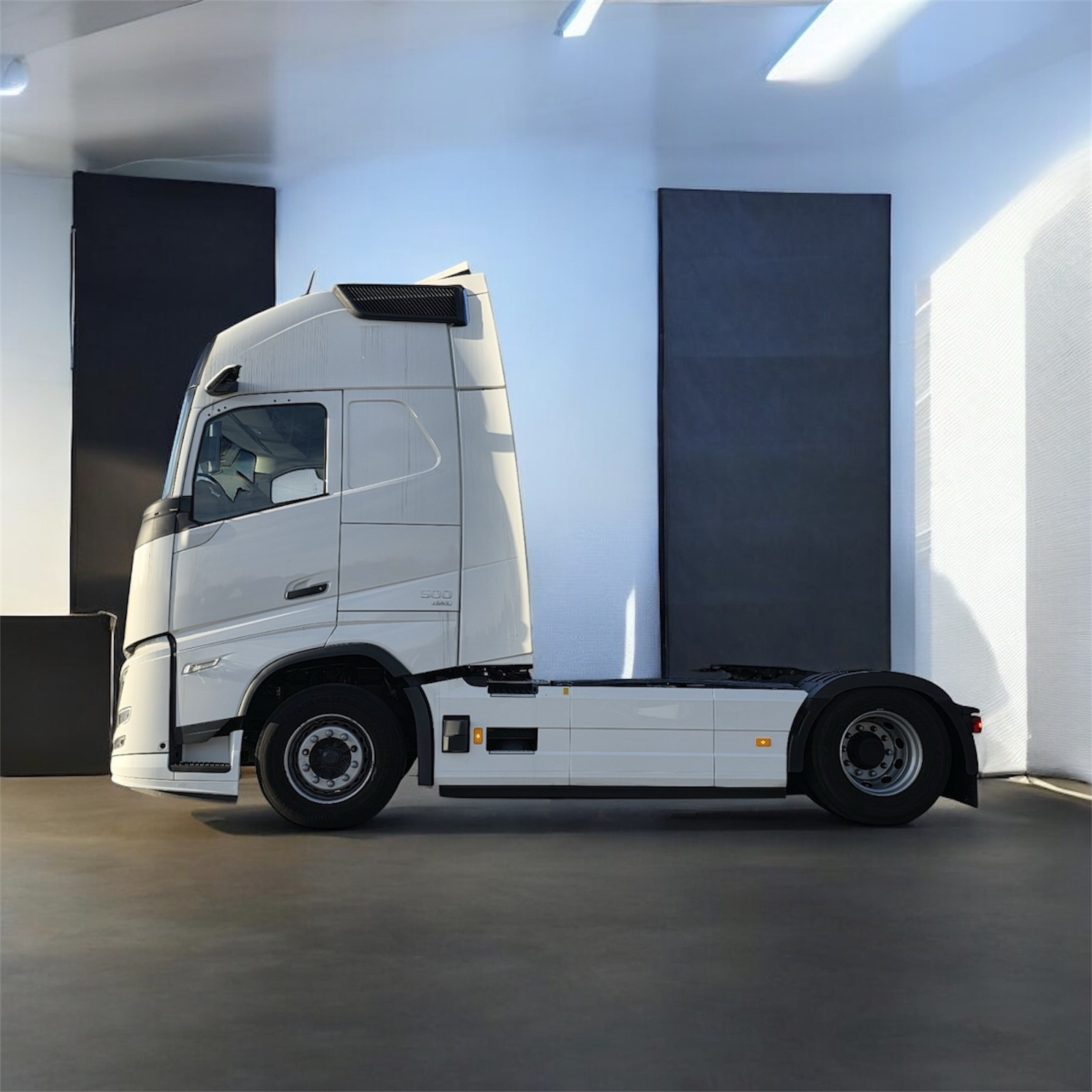 Volvo FH 500 2025, photo 2/10