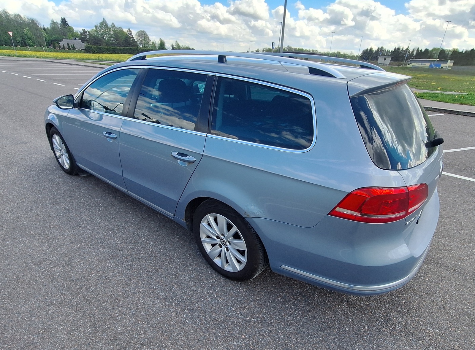 Volkswagen Passat 2011, photo 5/10