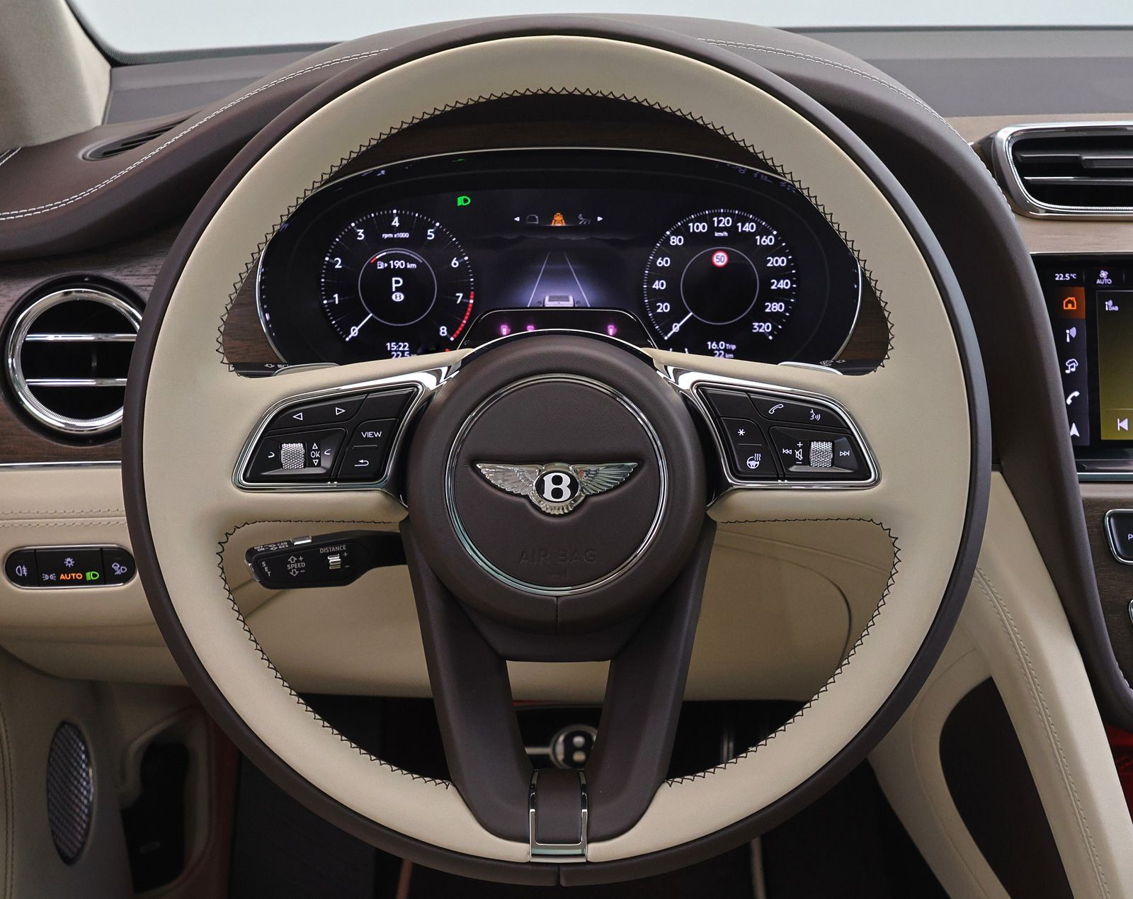 Bentley Bentayga 2026, photo 7/26