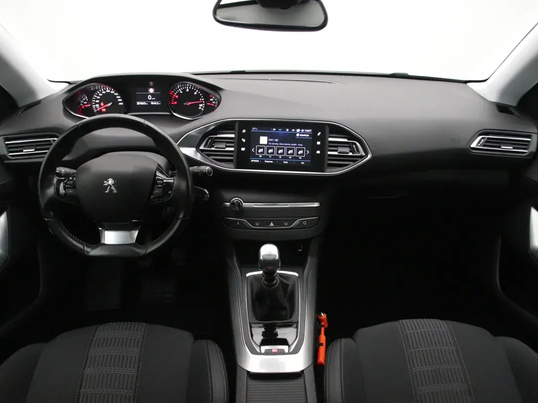 Peugeot 308 Premium 1.5 96kW 2020, photo 2/10