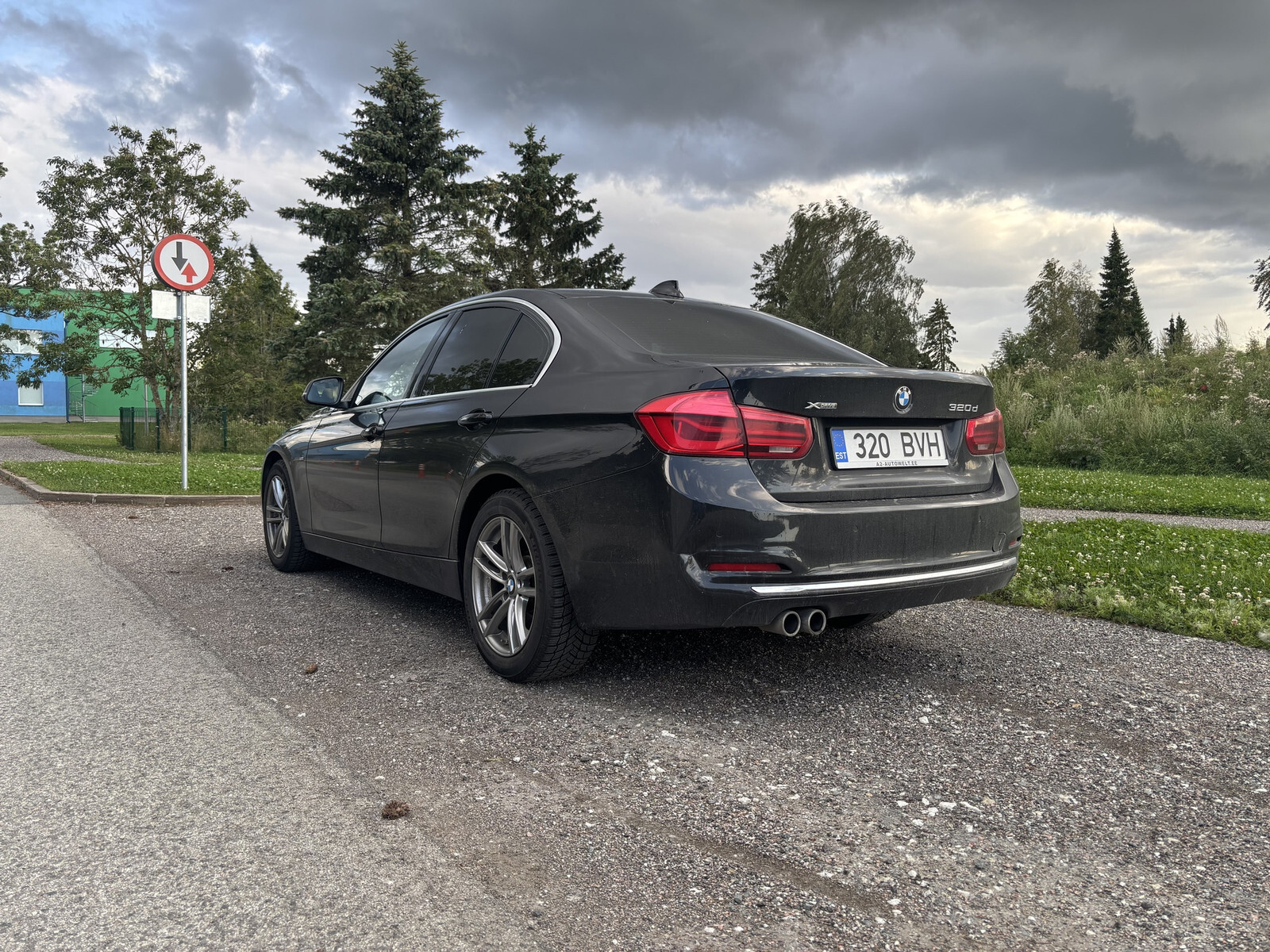 BMW 320 2016, photo 5/10