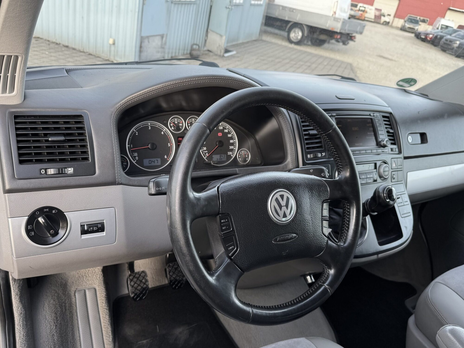 Volkswagen Multivan 2008, photo 5/10