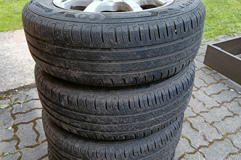 Lietots summer tire 195/65R15 Barum + Veljed 5x114,3