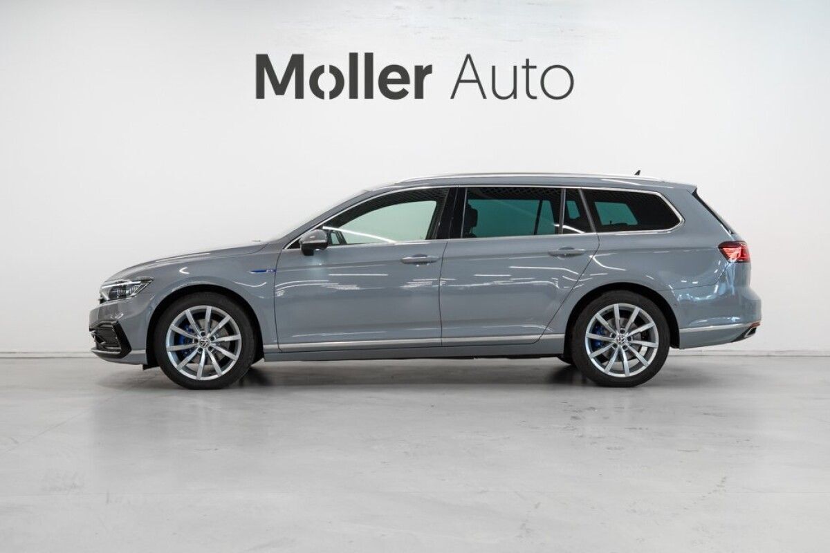 Volkswagen Passat 2022, photo 6/35