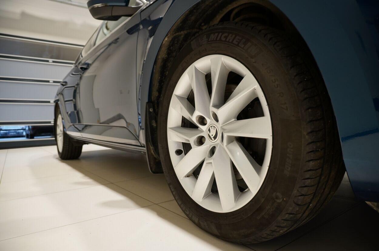 Škoda Superb 2023, photo 5/23