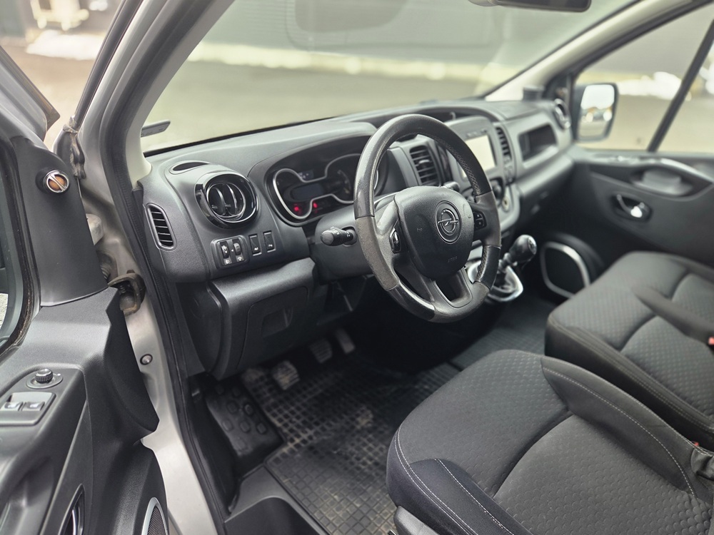 Opel Vivaro 2015, photo 6/10