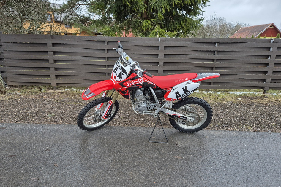 Honda CRF, petrol, manual, rear-wheel drive